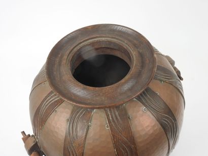 Gustave SERRURIER-BOVY (1858-1910).
Vase...