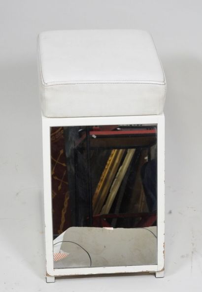 Tabouret de magasin de chaussures en bois...