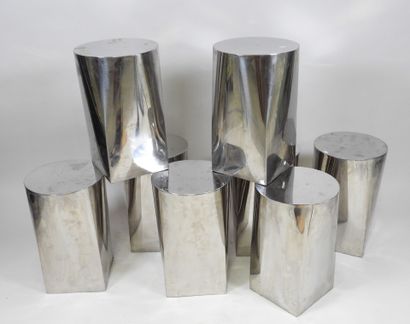 ZARA HOME.
Suite de huit tabourets en métal.
H.:...