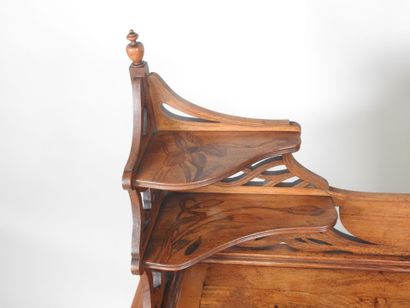 Bureau en bois et marqueterie de bois exotique,...