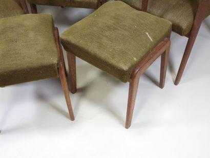 Suite de quatre fauteuils et deux tabourets...