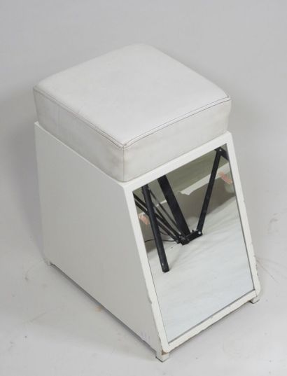 Tabouret de magasin de chaussures en bois...
