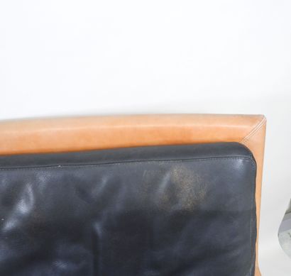 ROCHE BOBOIS.
Paire de fauteuils type CLUB...