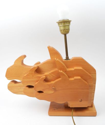 Philippe FACON (XXe). 
Lampe en bois clair...