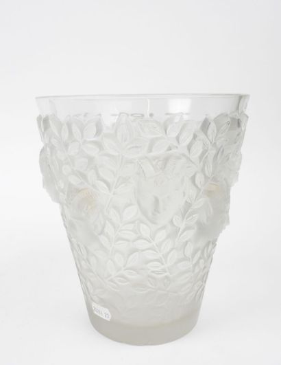 LALIQUE.
Pressed-molded glass vase, 