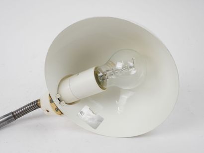 MASSIVE.
Lampe articulée en métal laqué blanc...