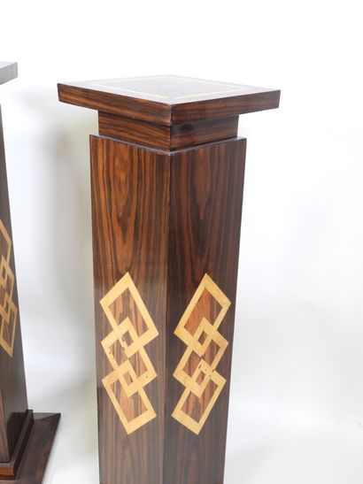 Paire de gaines carrées en bois exotique...