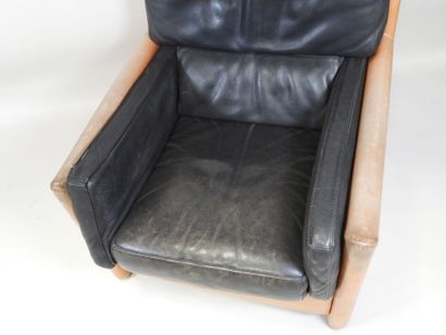 ROCHE BOBOIS.
Paire de fauteuils type CLUB...