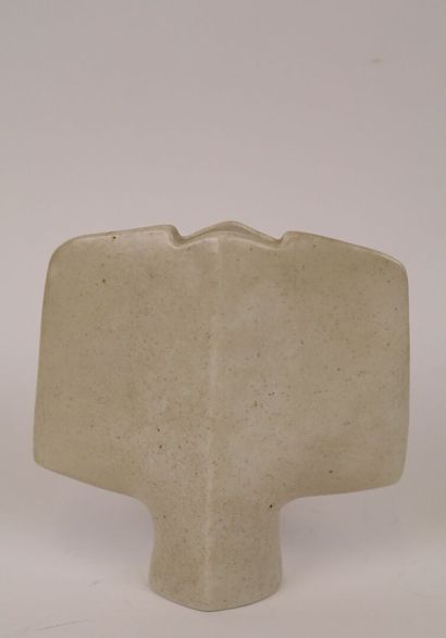 Yves MOHY (1929-2005) et VIREBENT.
Vase aplati...