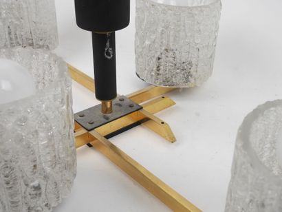 ARLUS, dans le goût de.
Suspension en laiton...