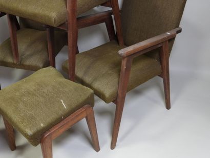 Suite de quatre fauteuils et deux tabourets...