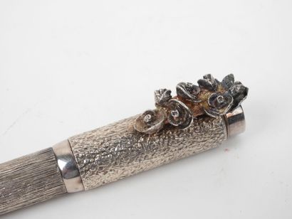 Michel AUDIARD (né en 1951).
Stylo en bronze...