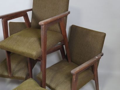 Suite de quatre fauteuils et deux tabourets...