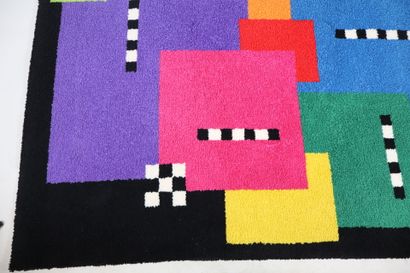 JH Création.
Tapis rectangulaire en laine...