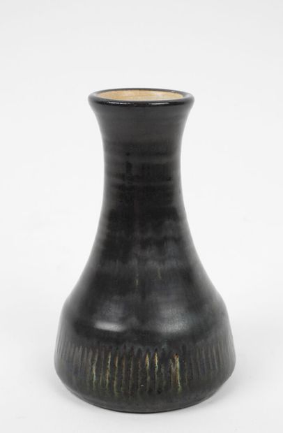 L'ATELIER L'ENCLOS à DIEULEFIT.
Vase en céramique...