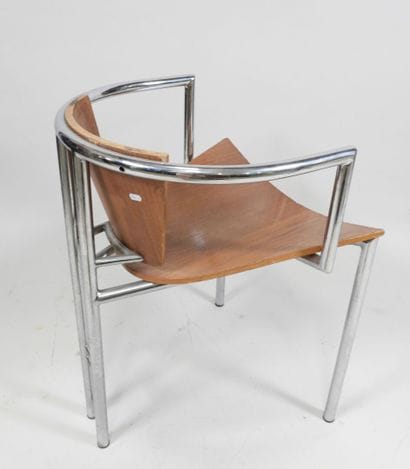 Série de quatre fauteuils à dossier courbé,...
