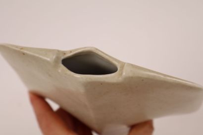 Yves MOHY (1929-2005) et VIREBENT.
Vase aplati...