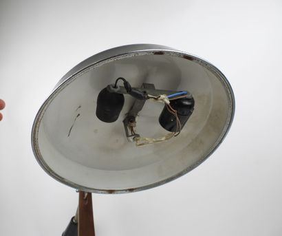 FASE.
Lampe de bureau articulée modèle 