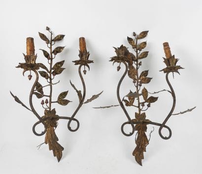 Paire d'appliques à deux bras de lumière...