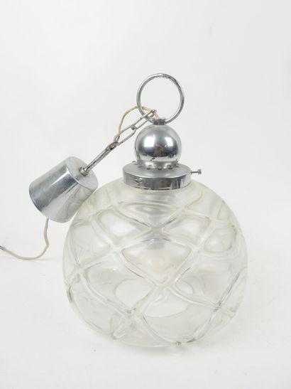 HANDARBEIT MUNDGEBLASEN.
Suspension en verre...