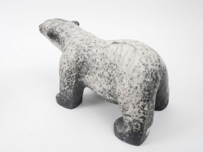 C. ROCHE, XXe.
Ours polaire en céramique...