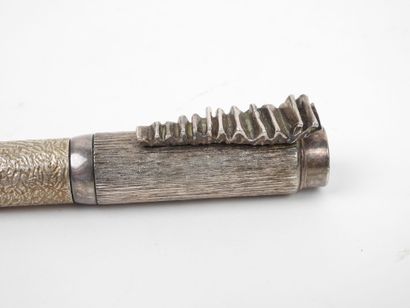 Michel AUDIARD (né en 1951).
Stylo en bronze...