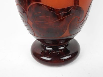 LE VERRE FRANCAIS.
Campanulas.
Large glass...