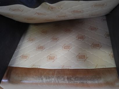 ROCHE BOBOIS.
Paire de fauteuils type CLUB...