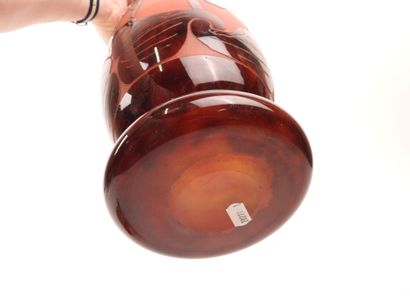 LE VERRE FRANCAIS.
Campanulas.
Large glass...