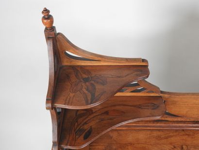 Bureau en bois et marqueterie de bois exotique,...