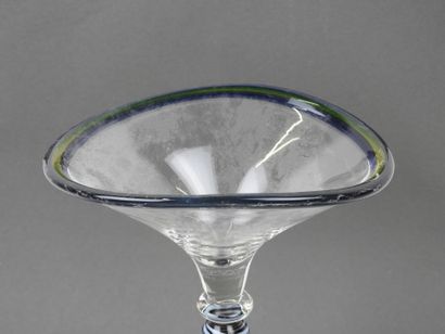 MURANO, 20th century.
Blown glass goblet...