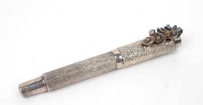 Michel AUDIARD (né en 1951).
Stylo en bronze...