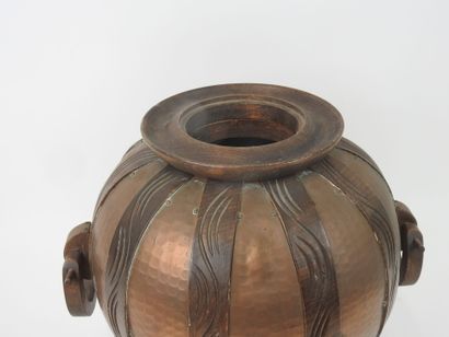 Gustave SERRURIER-BOVY (1858-1910).
Vase...
