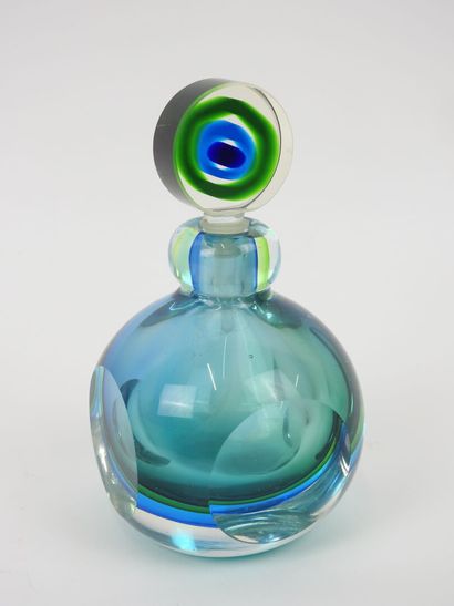 MURANO, 20th century.
Ball-shaped bottle...