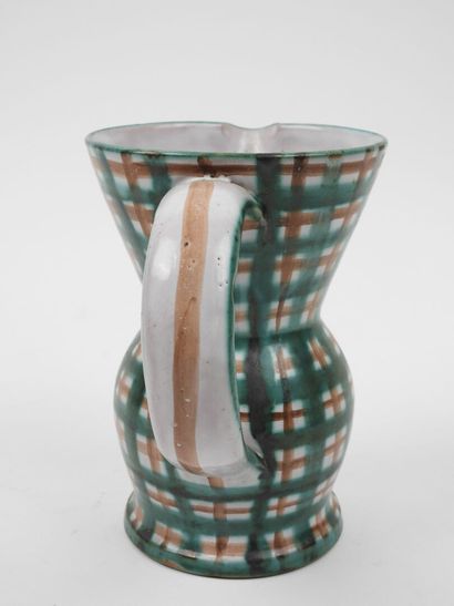 Robert PICAULT (1919-2000).
Pichet en faïence...