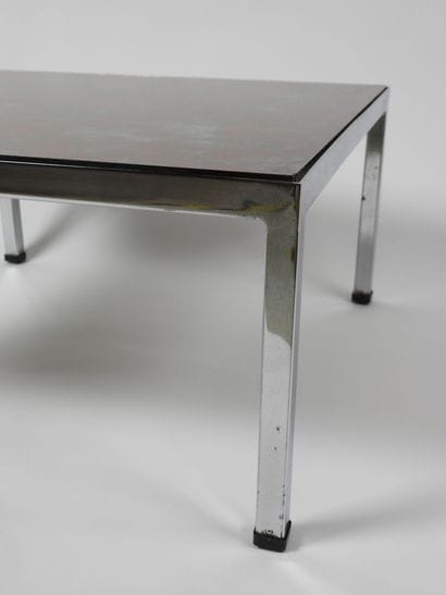 Table basse carrée à structure chromée de...