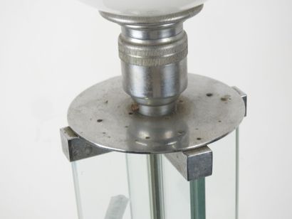 Lampe à base circulaire en métal chromé,...
