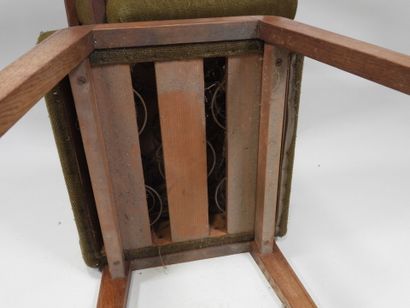 Suite de quatre fauteuils et deux tabourets...