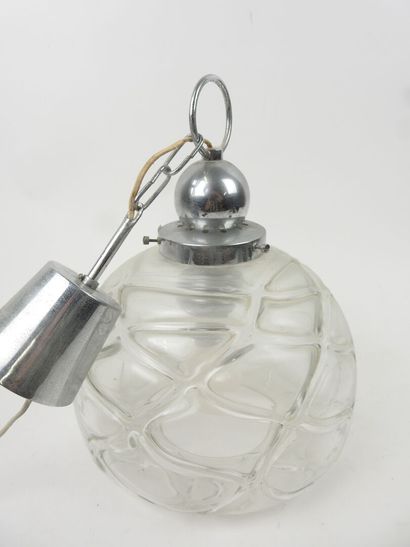 HANDARBEIT MUNDGEBLASEN.
Suspension en verre...