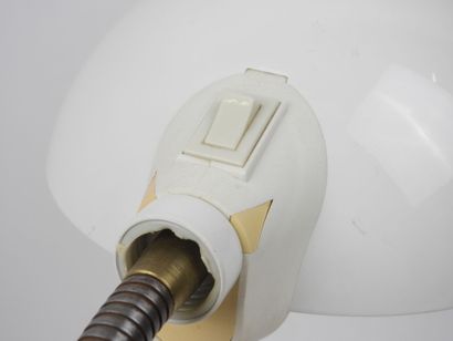 MASSIVE.
Lampe articulée en métal laqué blanc...