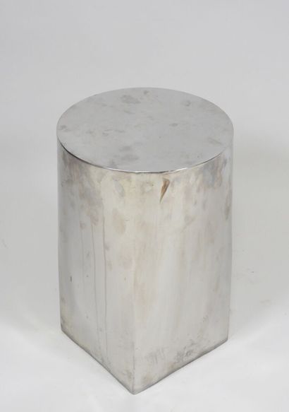 ZARA HOME.
Suite de huit tabourets en métal.
H.:...