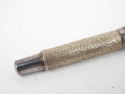 Michel AUDIARD (né en 1951).
Stylo en bronze...
