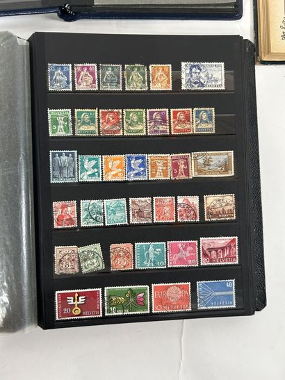 Vrac : Timbres du Monde obl. . 4 Albums....