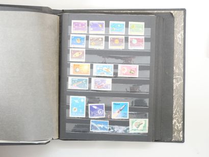 Timbres du Monde dont Colonies françaises,...