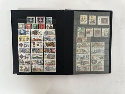 Monde : Timbres du monde en vrac obl. Dans...