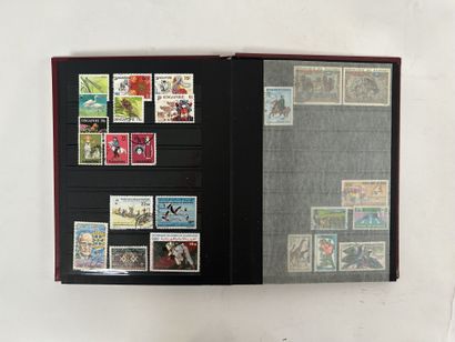 Monde : Timbres du monde en vrac obl. Dans...