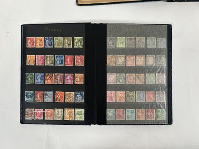 Vrac : Timbres du Monde obl. . 4 Albums....