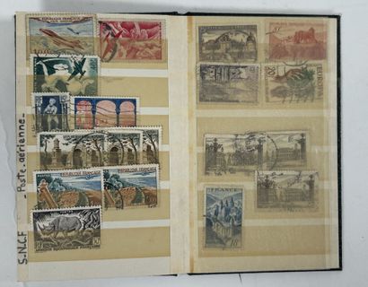 Vrac : Timbres du Monde obl. . 4 Albums....