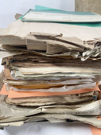 Documents : Exceptionnel ensemble de documents...