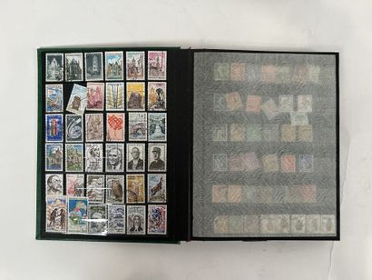 Monde : Timbres du monde en vrac obl. Dans...